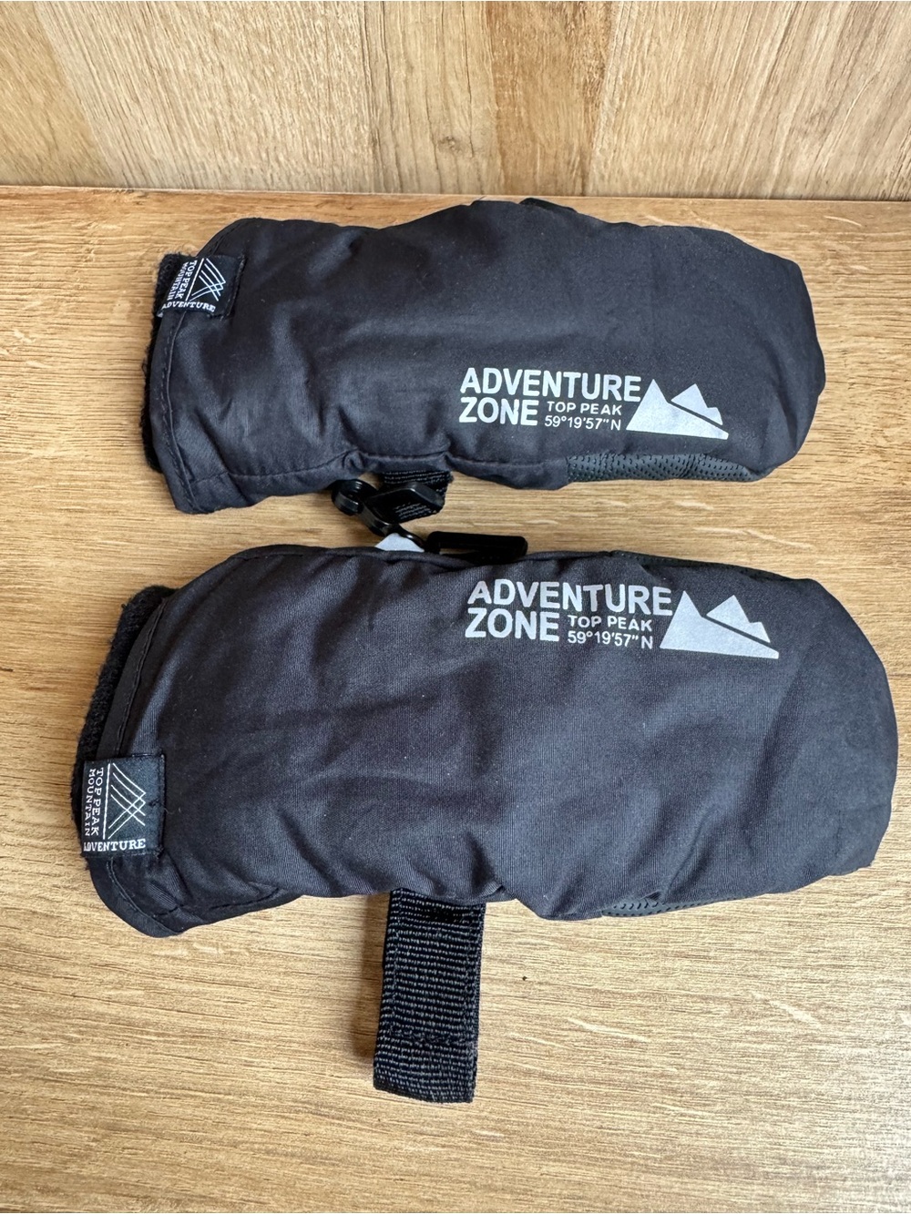 3M Thinsulate Black Adventure Zone Kids Mittens